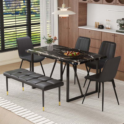 Ensemble de table et de chaises. Ensemble de table de salle à manger en MDF à motif de marbre moderne - 55 po x 31,4 po avec chaises de salle à manger en polyuréthane à coussin de siège allongé et 1 banc, un choix de luxe subtil pour les maisons modernes.