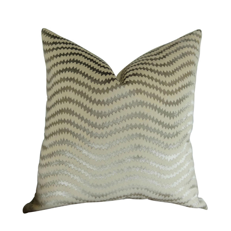Coussin décoratif en velours crème Thomas Collection®, Option d'insert : polyester hypoallergénique, 12 po x 20 po