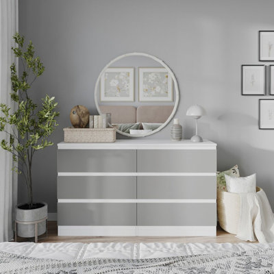 Sreyan Solid Wood 6 - Drawer Rectangle Accent Chest