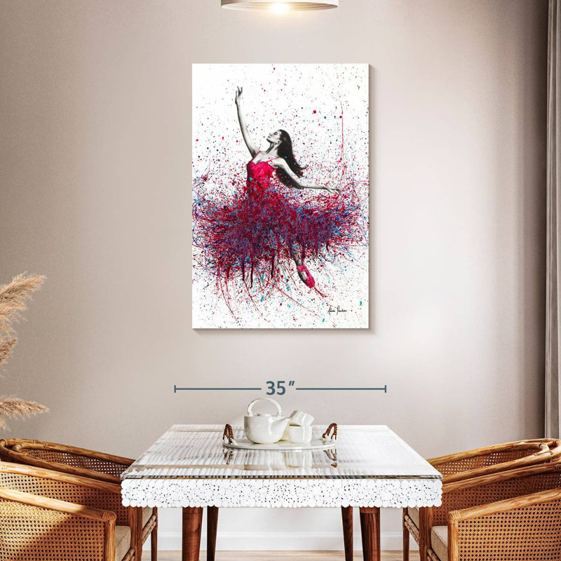 Danseuse aux fraises Enn, H 45 po x l 30 po