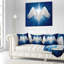 Ailes d'ange sur fond bleu - coussin imprimé abstrait-29485749-29485746