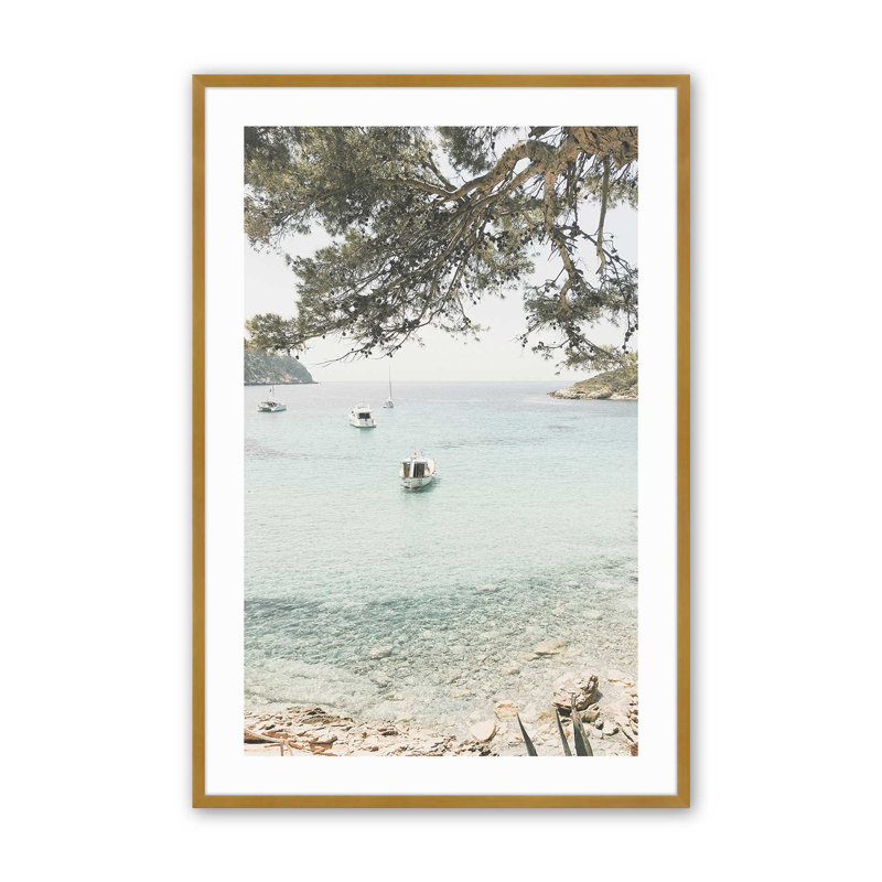 Imprimé Peaceful Ocean Cove, Cadre doré poli, H 15,25 po x l 12,25 po x P 1,25 po
