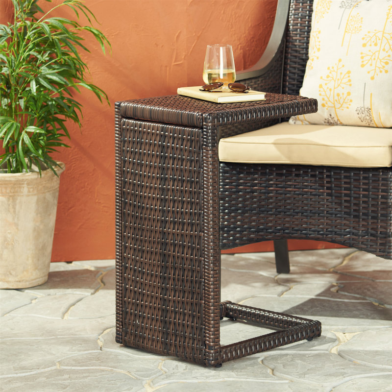 Table de bout polyvalente avec design élégant et fonctionnel