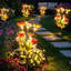 Ensemble de 2 lampes solaires oscillantes pour jardin, 7 têtes en forme de lotus violet enneigé et 3 décorations papillon colorées, lumière chaude, étanche IP65, autonomie de 10 à 12 heures, idéales pour les mariages, les fêtes et les cadeaux.
