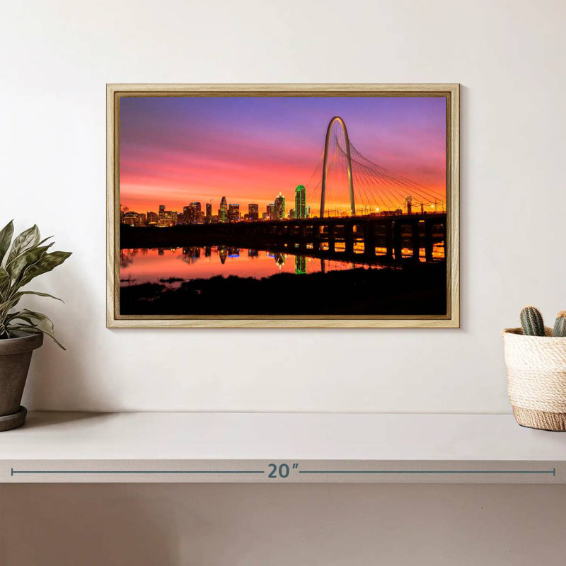 L'aube au pont de Dallas, 13 po x 9 po, Cadre flottant en bois naturel