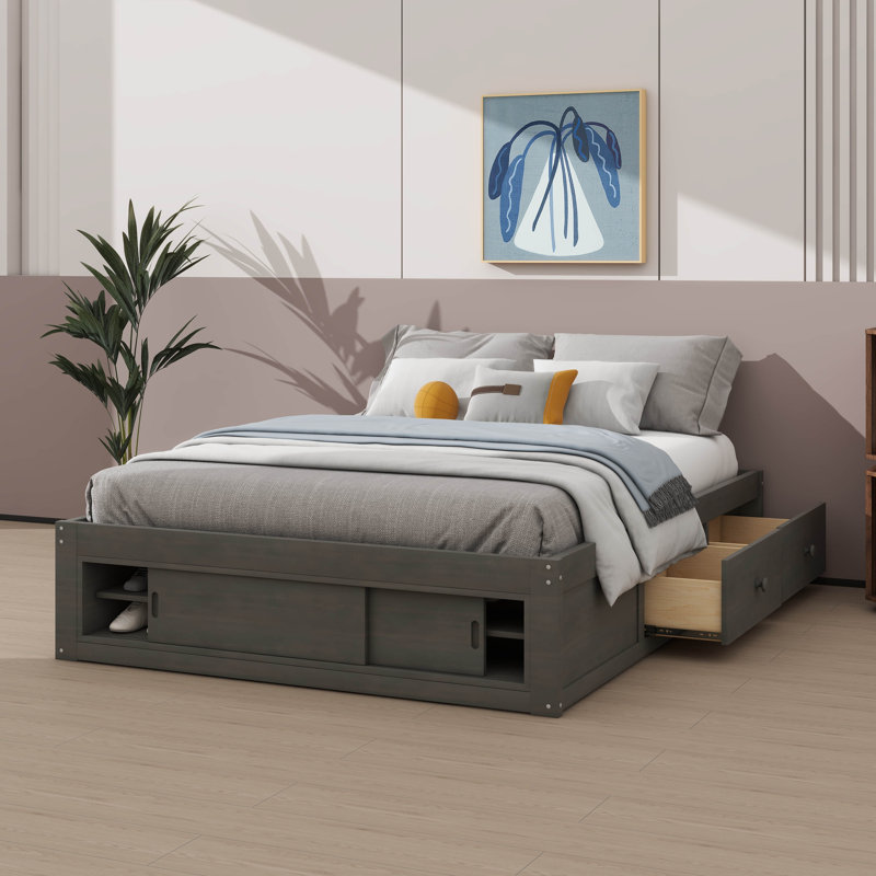 Lit plateforme grand format avec quatre tiroirs et rangement au pied de lit, sans tête de lit, Gris
