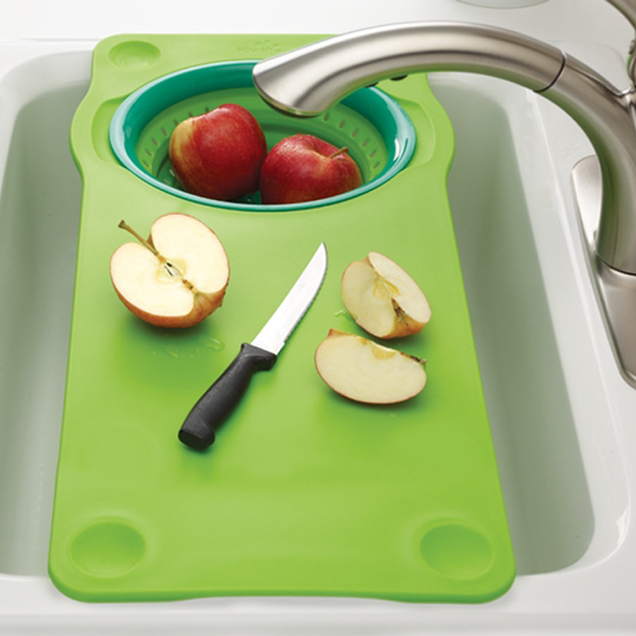 Cutting Board w/Colander