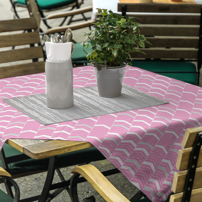Nappe à chevrons à traits Stephenie, Rose / Gris