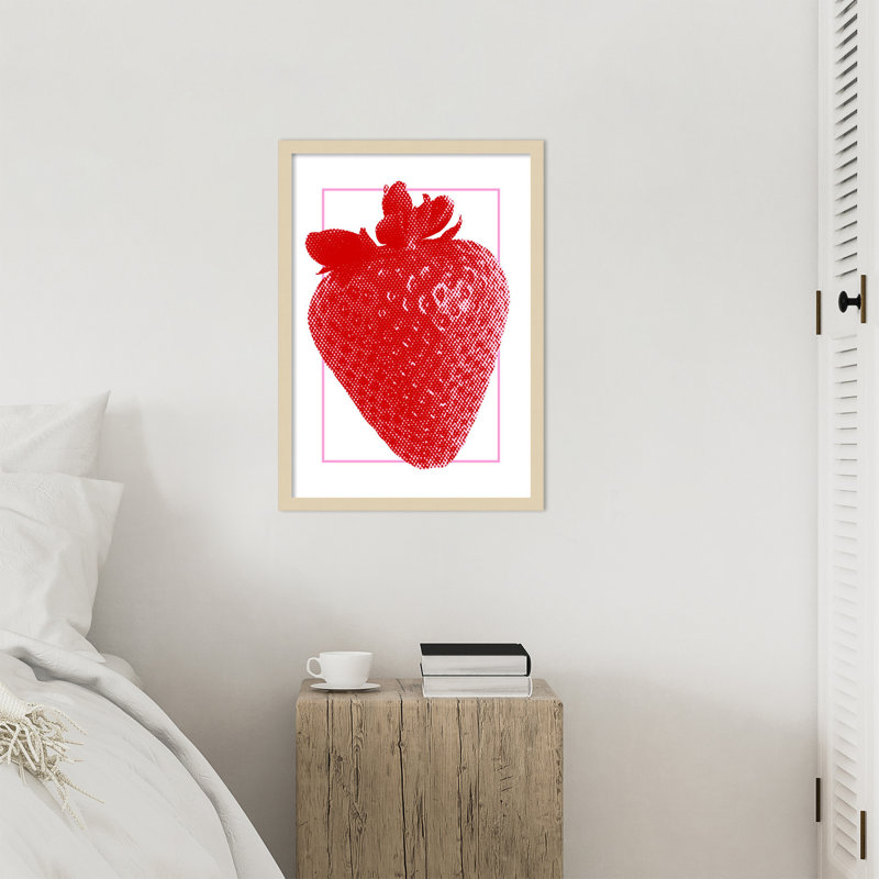 «Red Strawberry» par Athene Fritsch, reproduction d'art encadrée sur bois, H 25 po x l 18 po