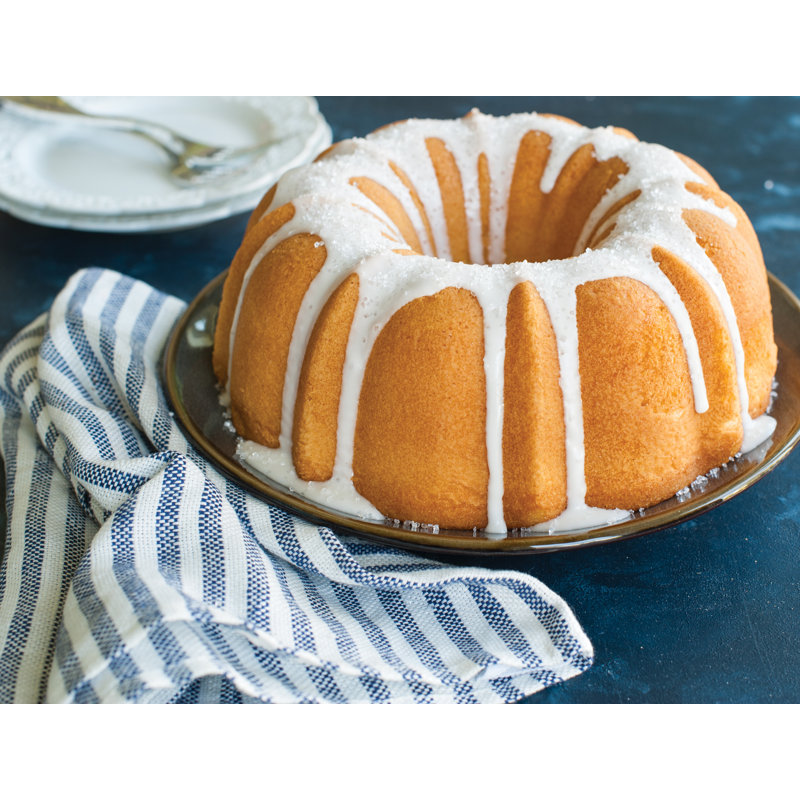 Nordic Ware Bundt® 12 - Piece Novelty Aluminum Round Pan Set, Red