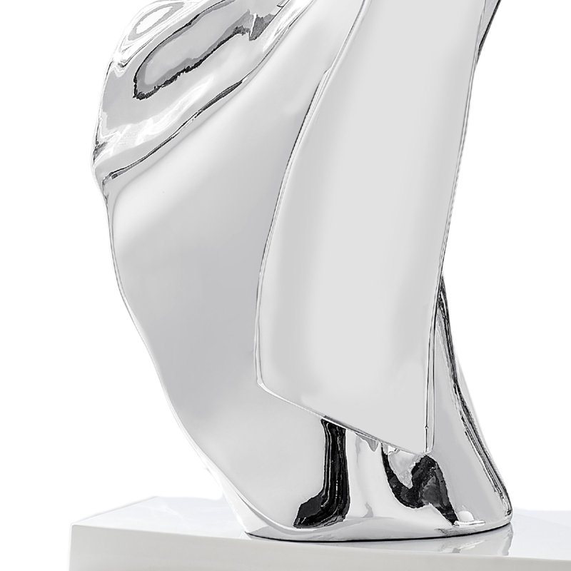 Sculpture Solange en résine chromée