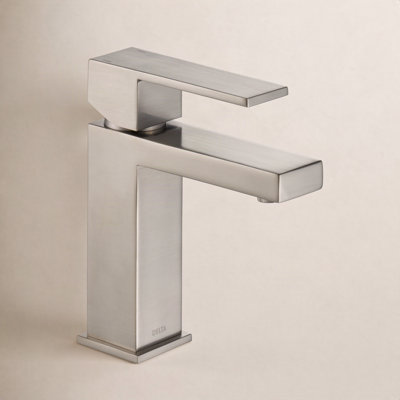 Modern Single-Handle Bathroom Faucet with Drain