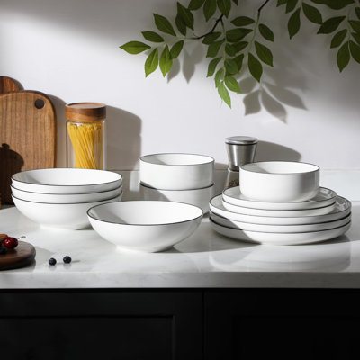 Service de vaisselle en porcelaine