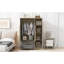 Armoire élégante et fonctionnelle en bois de rotin pour chambre à coucher avec amplement d'espace de rangement-107148581