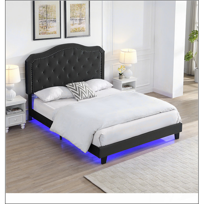 Grand lit rembourré avec capitonnage à boutons, conception incurvée, support de lattes en bois robuste et lumières DEL pour un sommeil élégant et fonctionnel