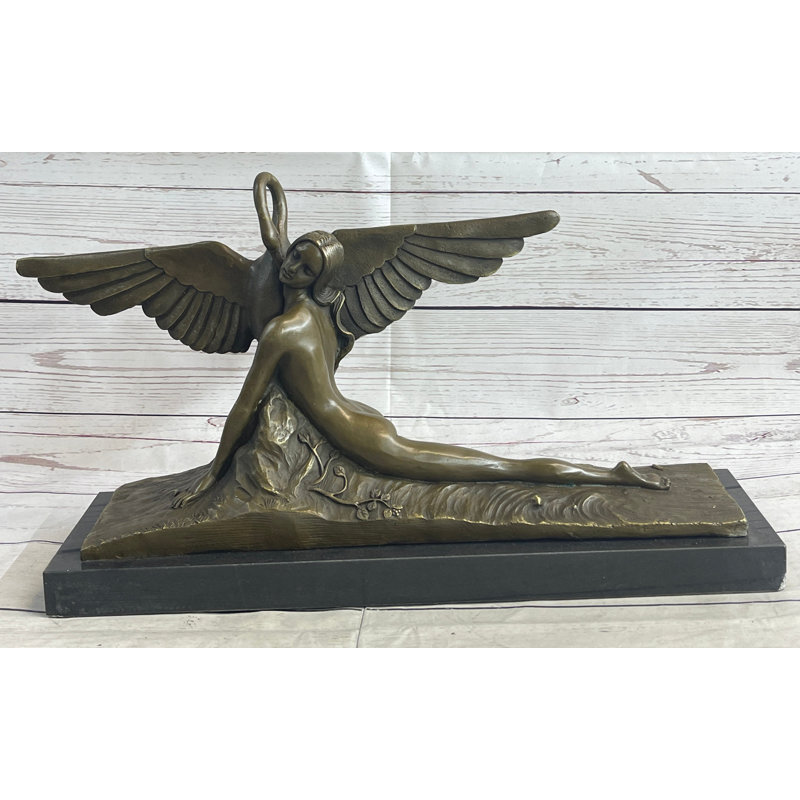 Tekeyah Figurines & Sculptures