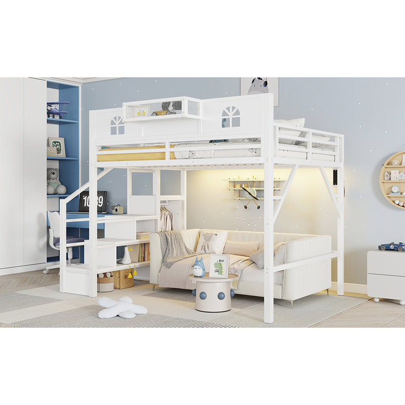 Grand lit mezzanine en métal blanc avec escalier, garde-corps et rangement pour la chambre à coucher de grande taille, garde-robe, espace pratique