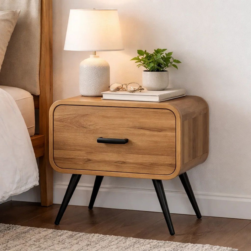Table de bout Wea Bed, 1 tiroir, pieds noirs en angle, chêne naturel