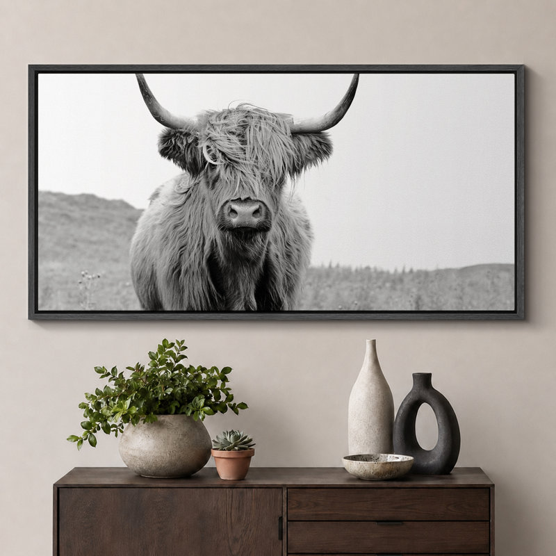 «Animals Highland Cow», portrait en noir et blanc sur toile, H 30 po x l 60 po, Black