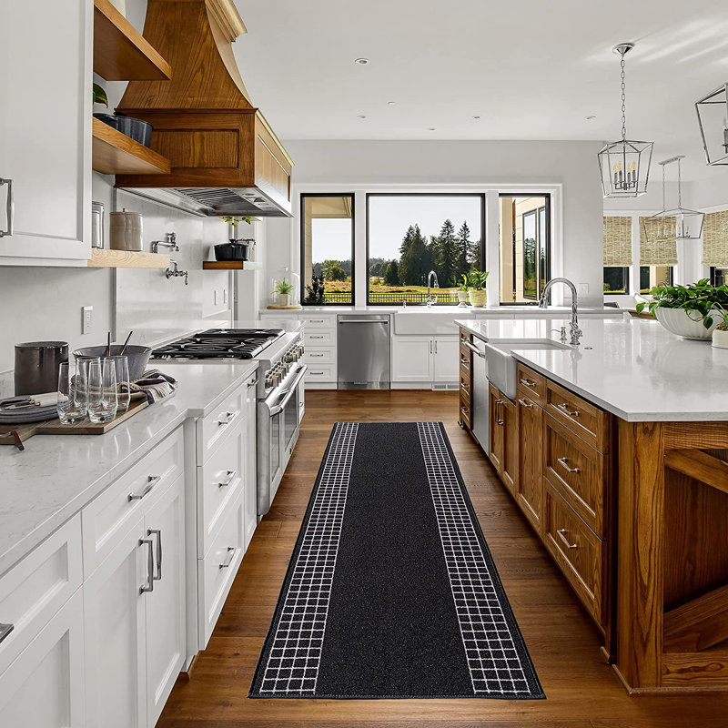Performance Checkered Indoor Rug, Runner 2'7'' x 4'