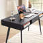 Bureau Mid-Century avec ports USB et prise de courant, bureau d'écriture moderne avec tiroirs, bureau d'ordinateur multifonctionnel-155735971