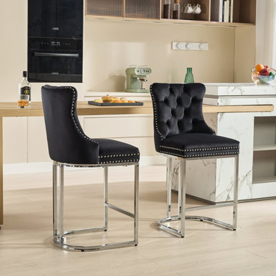 Tabourets de bar modernes de 25 po à hauteur de comptoir, de 2, dossier en velours et garniture de rivet avec pieds en métal solides, noir pour la salle à manger à la maison, hauteur de l'îlot de cuisine, garniture de dossier et de rivet, base, 2 pièces
