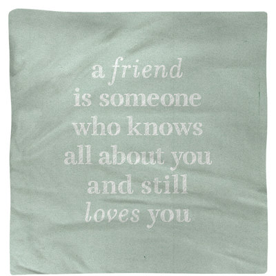 Serviette et citation manuscrite «Love and Friendship»