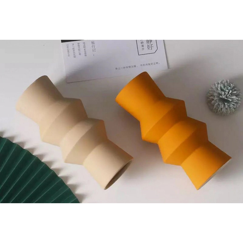 Nermine Ceramic Table Vase