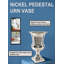 Vase en noyer sur piédestal en nickel House of Hampton®