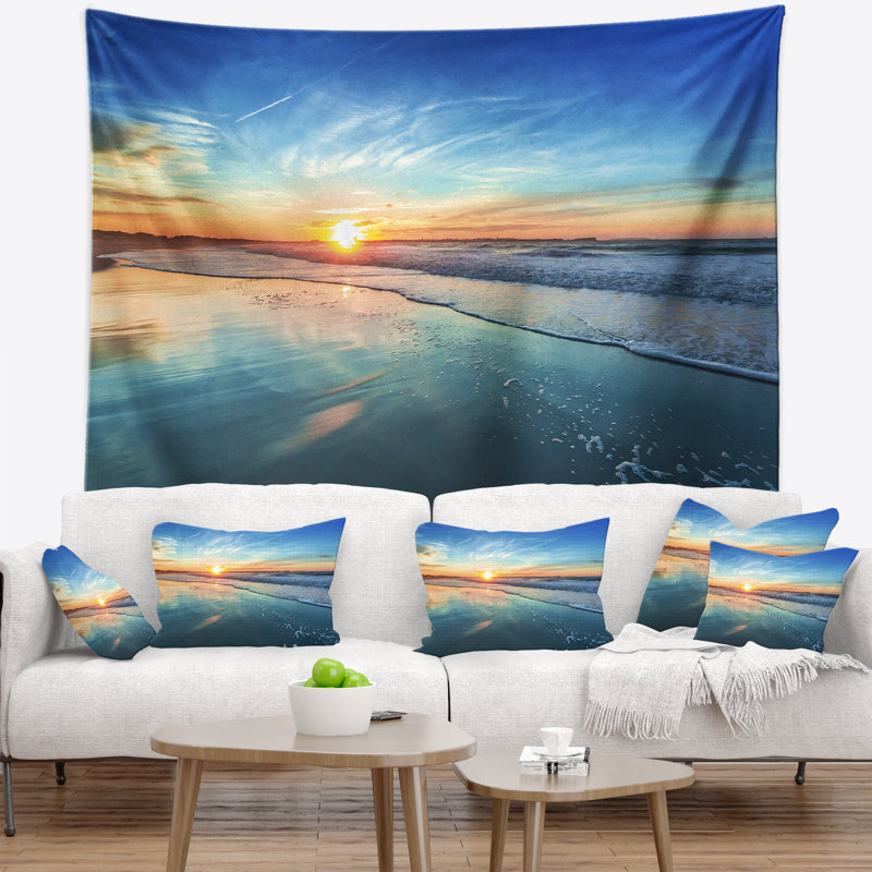 Bord de mer bleu avec tapisserie coucher de soleil lointain, H 50 po x l 60 po