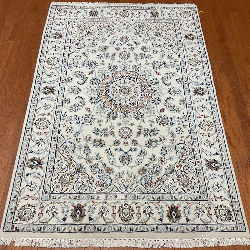  Handmade Nain Wool Rug