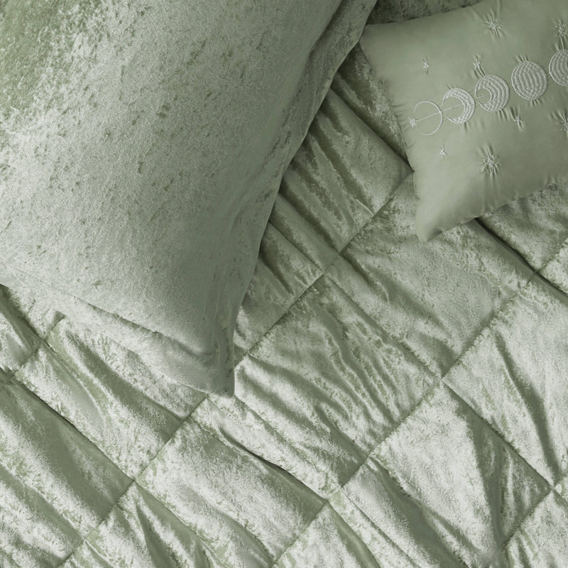 Felicia Green Velvet Full Comforter Set with Decorative Pillow