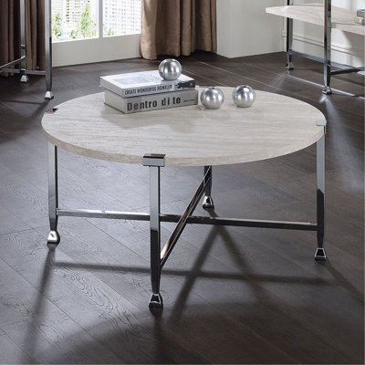 Table basse contemporaine avec plateau en bois et finition en chêne blanc