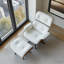 Fauteuil lounge en cuir avec bois massif-134994939
