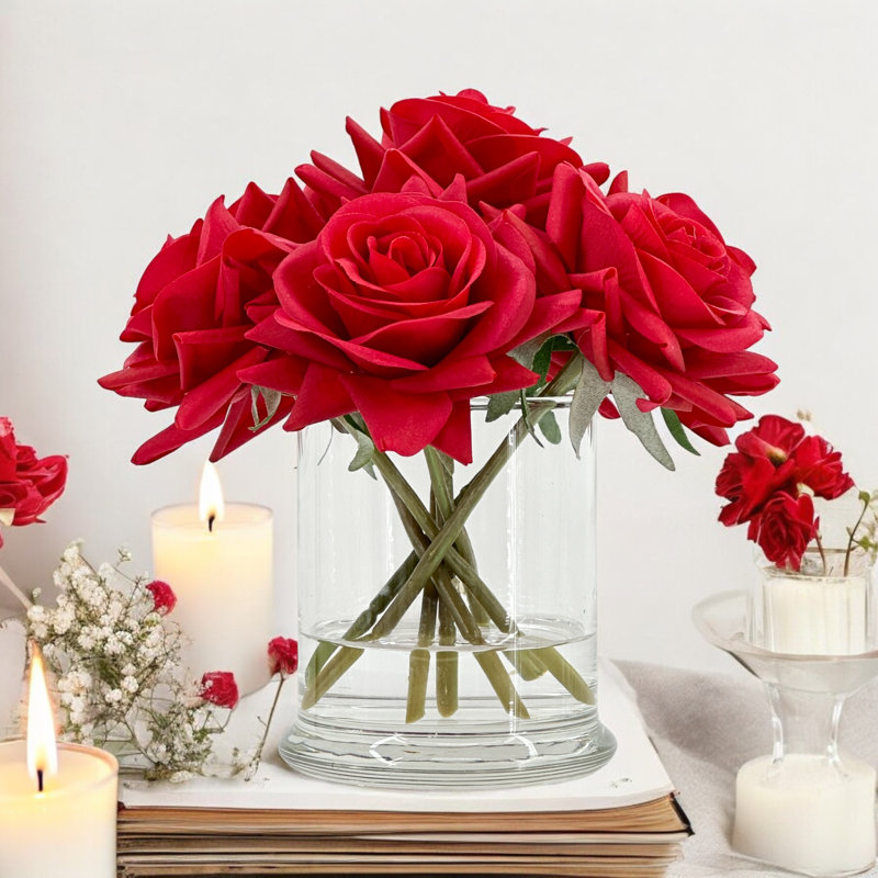 Petit centre de table avec arrangement de fleurs douillettes, Rouge