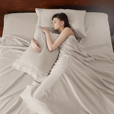 Bedsure Deep Pocket Sheet Set - Fits Mattresses Up to 21 Inches Thick -  GentleSoft Bed Sheet set, Moisture Wicking, Soft & Cooling Bed Sheet & Pillowcases, Easy & Secure Fit