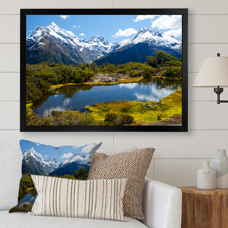 «In the Wilderness of Alaska II», reproduction, H 34 po x l 44 po x P 1,5 po, Cadre photo noir