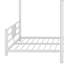 Lit simple superposé au dessus d'un lit double avec escalier