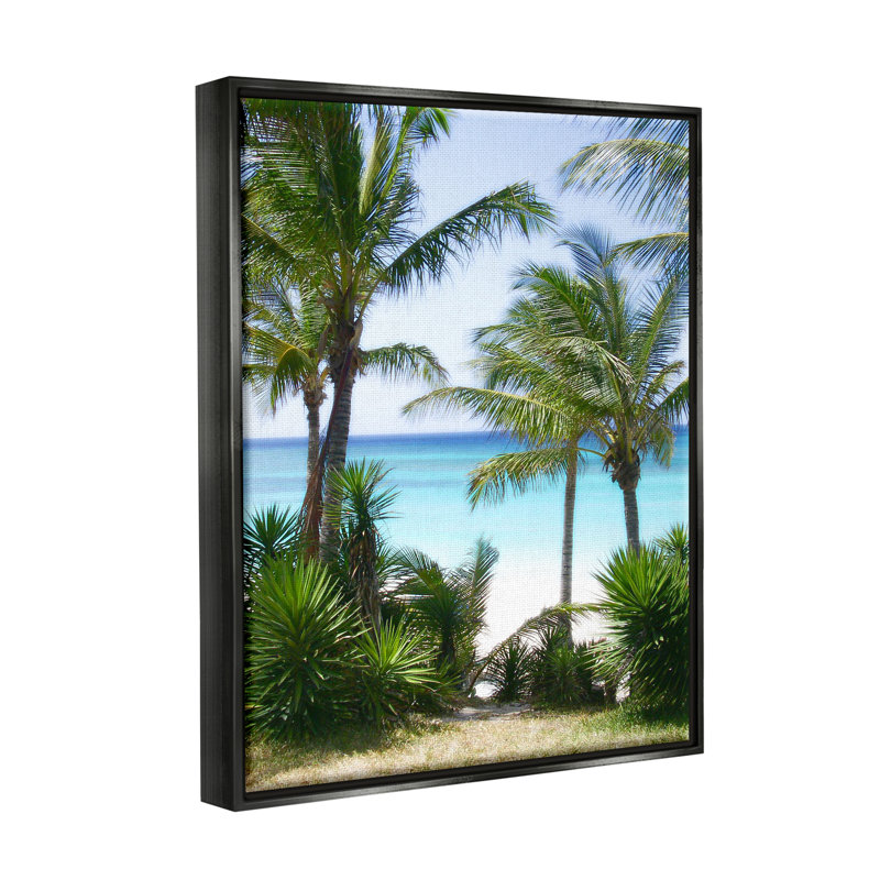 Palmiers près de la plage par Noah Bay - reproduction, H 21 po x l 17 po x P 1,7 po, Cadre flottant métallique doré