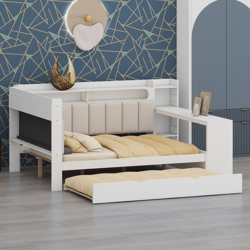 Structure de lit de jour tout-en-un avec bureau d'étude, lit gigogne sous le lit, tablettes organisées, solutions Smart Power, éclairage dynamique et appui-tête ergonomique Soft-Touch