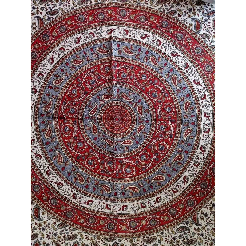 Tapisserie mandala en coton motif cachemire, H 64 po x l 88 po, Rouge / Mauve