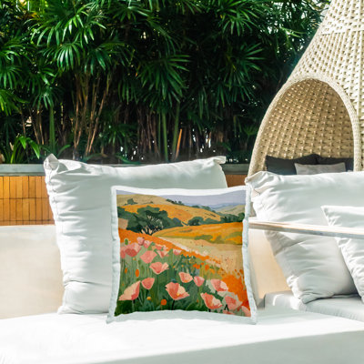 Coussin d'extérieur chaud Warm Sunrise Over California Mountains, design par Amelia Noyes
