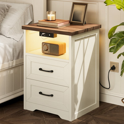 Table de chevet Aeliana Farmhouse avec station de charge et lumières DEL, table de chevet à 2 tiroirs pour chambre à coucher, salon