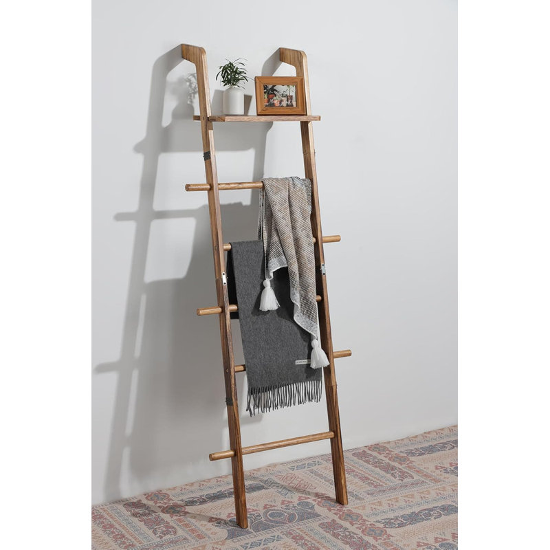 Échelle de couverture de style maison de campagne avec tablette et crochets, échelle inclinée en bois à 5 niveaux pour les serviettes et le décor, solution de rangement rustique pour le salon, la chambre à coucher et la salle de bain