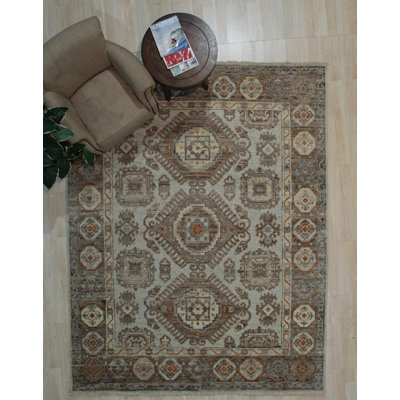 Tapis traditionnel en laine noué à la main ivoire Sloane Kazak