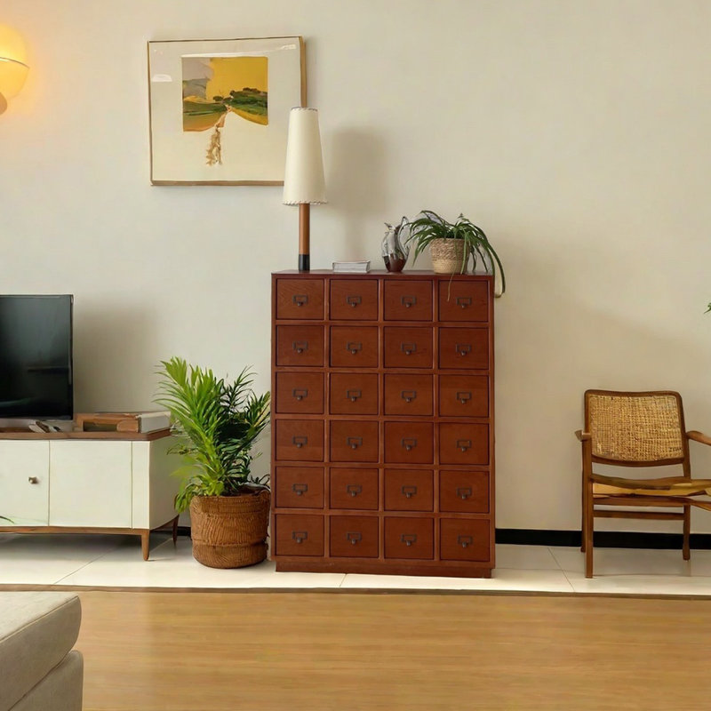Commode vintage à plusieurs tiroirs