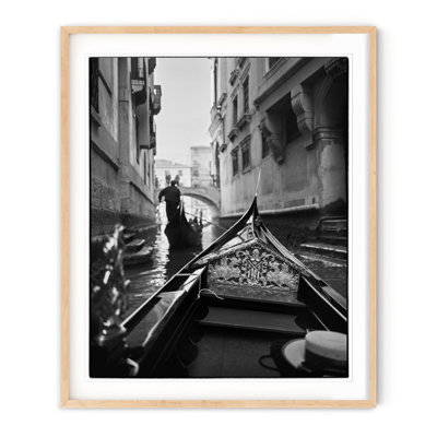 Gondola Crossing - Photographie encadrée sur papier