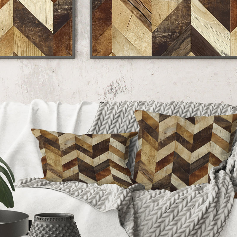 Coussin décoratif à chevrons brun et beige III - Modern, H 18 po x l 18 po