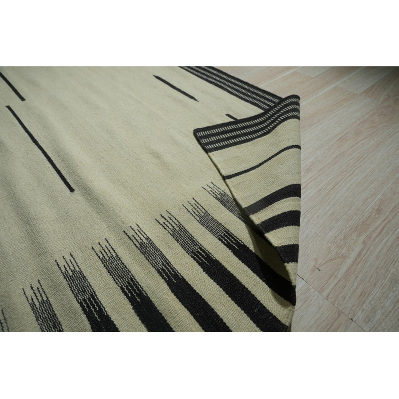 Ivory Handwoven Wool Striated Border Detail Geometric Modern Contemporary Carpet Rug, 4' x 6'