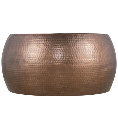 Table basse moderne et contemporaine en aluminium 32 pouces avec cuivre antique martelé à la main, prête pour votre espace de vie.